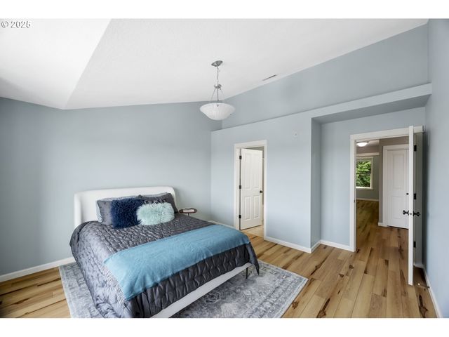9243 Nw GERMANTOWN Rd, Portland, OR 97231