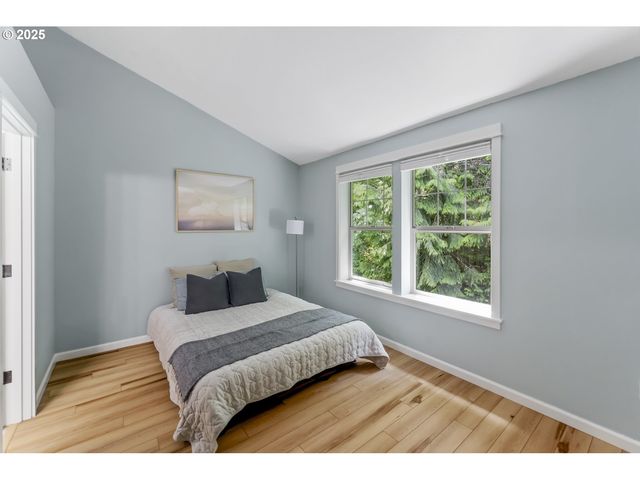 9243 Nw GERMANTOWN Rd, Portland, OR 97231