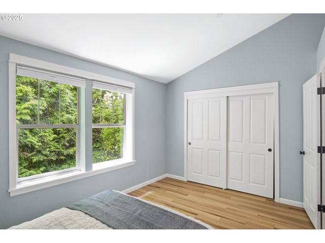 9243 Nw GERMANTOWN Rd, Portland, OR 97231