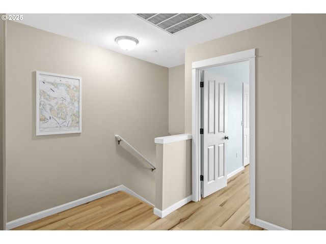 9243 Nw GERMANTOWN Rd, Portland, OR 97231