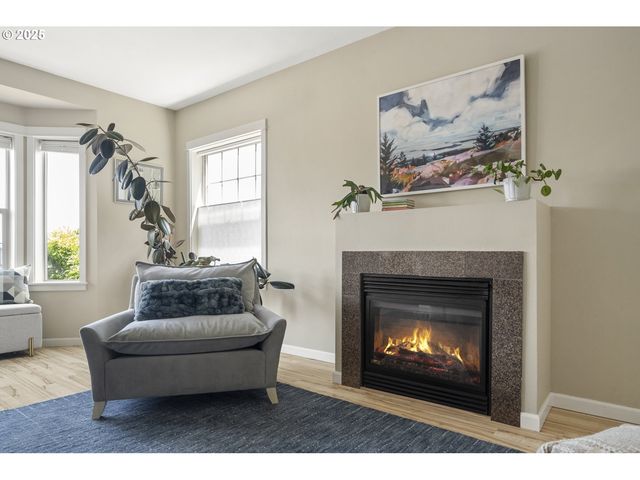 9243 Nw GERMANTOWN Rd, Portland, OR 97231