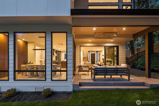1208 211th Place, Sammamish, WA 98074