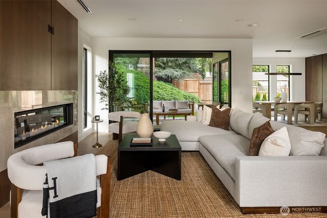 1208 211th Place, Sammamish, WA 98074
