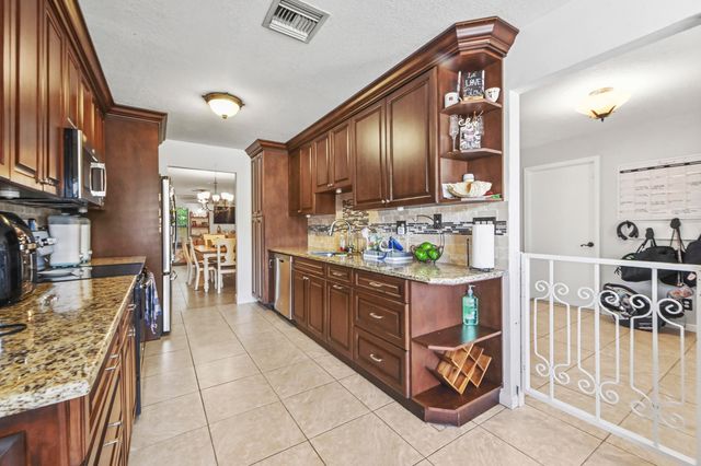 11901 Donlin Drive, Wellington, FL 33414