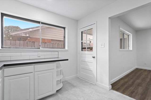 322 E Edgebrook Drive, Houston, TX 77034