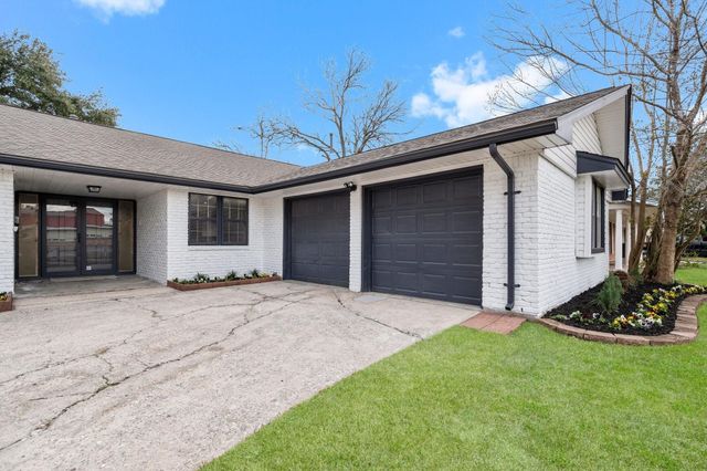 322 E Edgebrook Drive, Houston, TX 77034