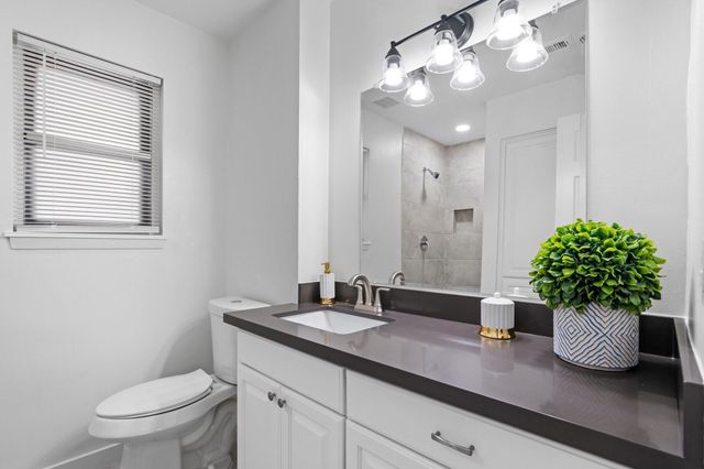 322 E Edgebrook Drive, Houston, TX 77034