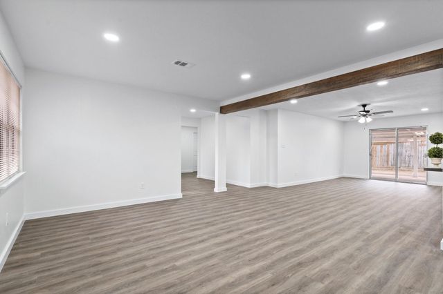 322 E Edgebrook Drive, Houston, TX 77034