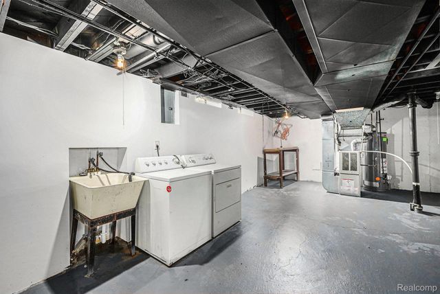 29229 Van Laan Drive, Warren, MI 48092