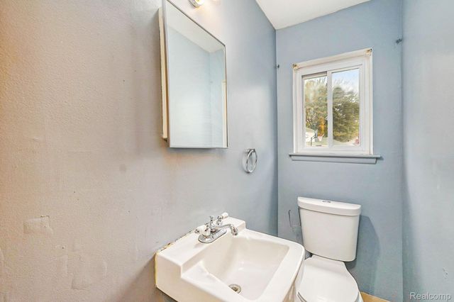 29229 Van Laan Drive, Warren, MI 48092