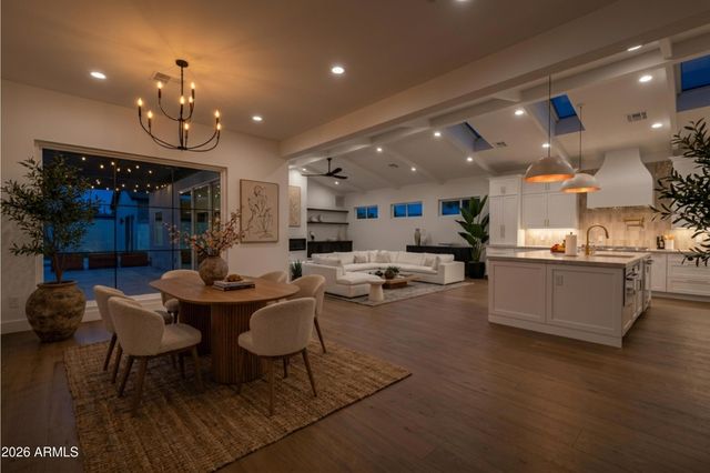 4048 E EDGEMONT Avenue, Phoenix, AZ 85008