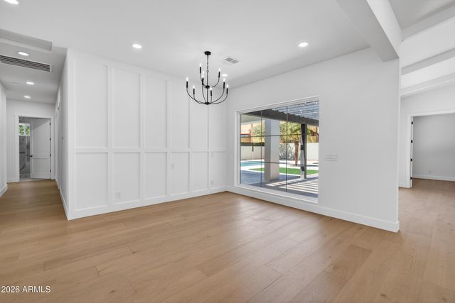 4048 E EDGEMONT Avenue, Phoenix, AZ 85008