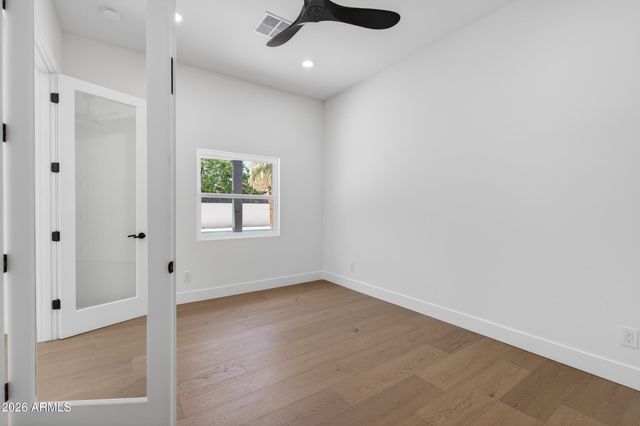 4048 E EDGEMONT Avenue, Phoenix, AZ 85008