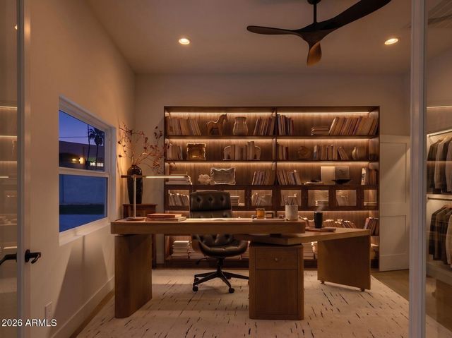 4048 E EDGEMONT Avenue, Phoenix, AZ 85008