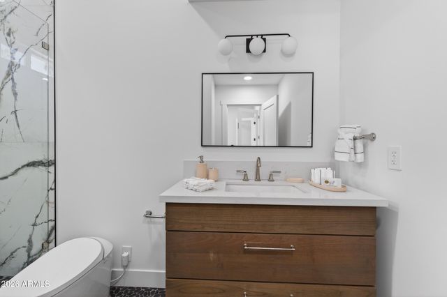 4048 E EDGEMONT Avenue, Phoenix, AZ 85008