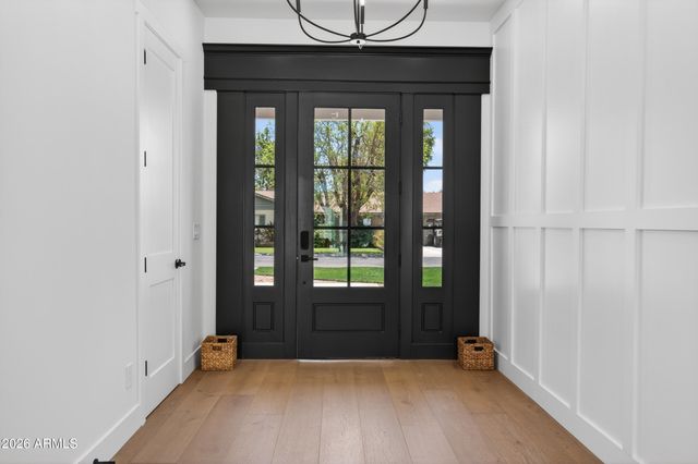 4048 E EDGEMONT Avenue, Phoenix, AZ 85008