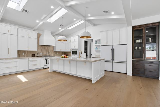 4048 E EDGEMONT Avenue, Phoenix, AZ 85008