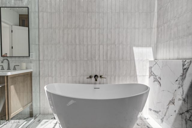 4048 E EDGEMONT Avenue, Phoenix, AZ 85008