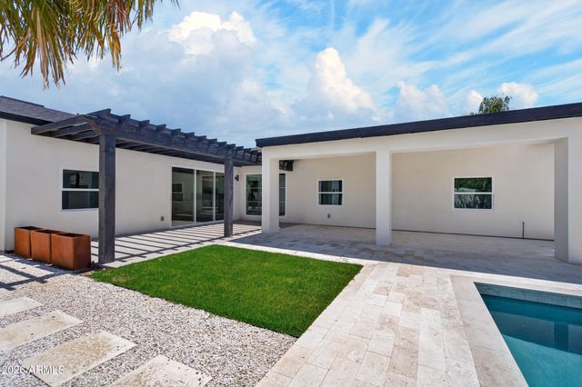 4048 E EDGEMONT Avenue, Phoenix, AZ 85008