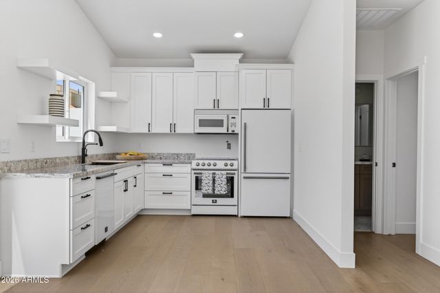 4048 E EDGEMONT Avenue, Phoenix, AZ 85008