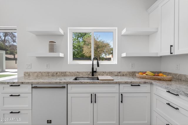 4048 E EDGEMONT Avenue, Phoenix, AZ 85008