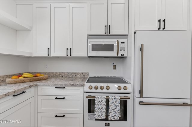 4048 E EDGEMONT Avenue, Phoenix, AZ 85008