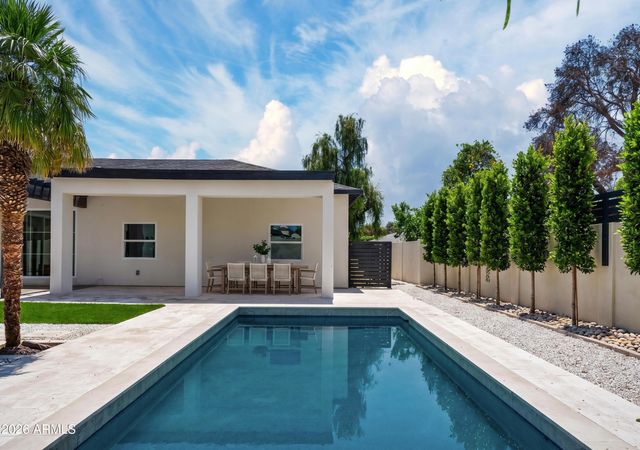 4048 E EDGEMONT Avenue, Phoenix, AZ 85008