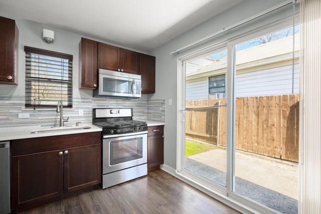 1404 Vargas RD, Austin, TX 78741