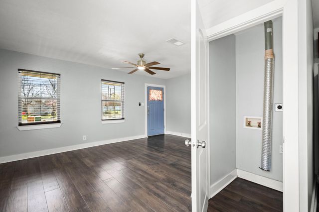 1404 Vargas RD, Austin, TX 78741