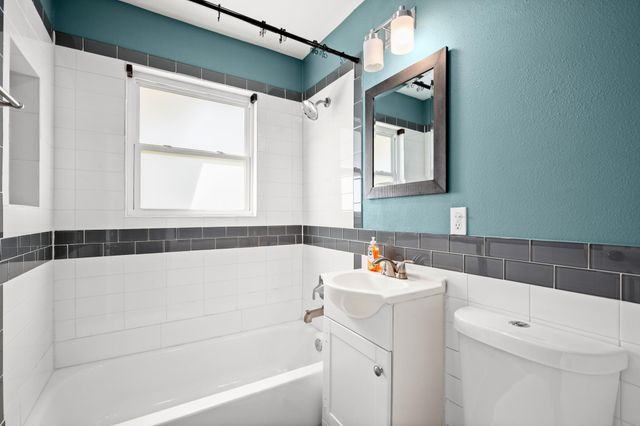 1404 Vargas RD, Austin, TX 78741