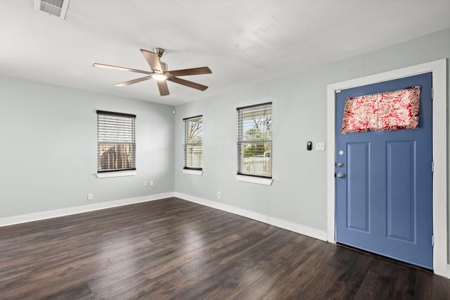 1404 Vargas RD, Austin, TX 78741