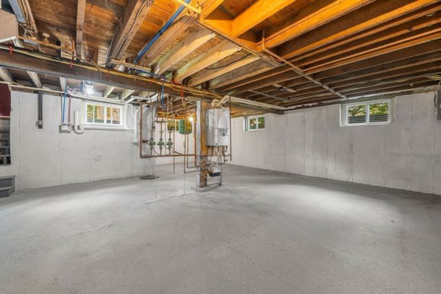 547 Turnpike St, Easton, MA 02375