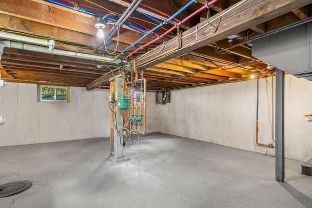547 Turnpike St, Easton, MA 02375
