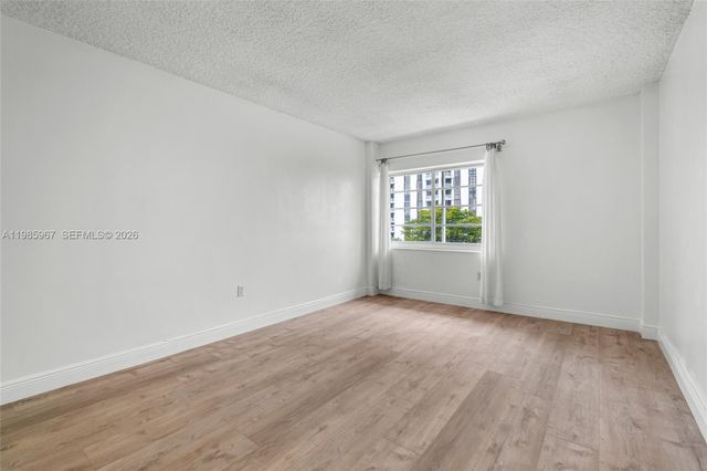 1700 NE 105th St 505, Miami Shores, FL 33138