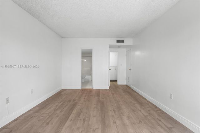 1700 NE 105th St 505, Miami Shores, FL 33138