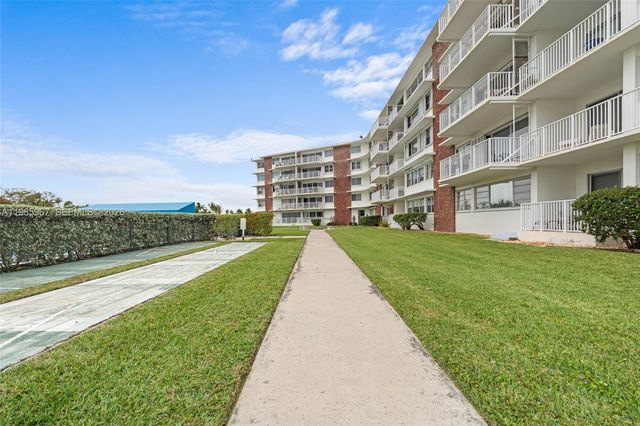 1700 NE 105th St 505, Miami Shores, FL 33138