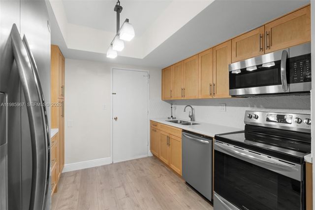 1700 NE 105th St 505, Miami Shores, FL 33138