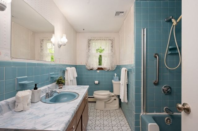 45 Hobson St, Saugus, MA 01906