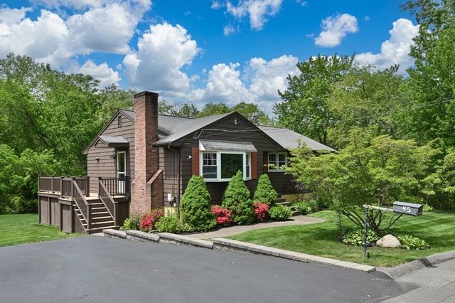 45 Hobson St, Saugus, MA 01906
