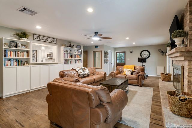 14310 Oak Shadows, San Antonio, TX 78232