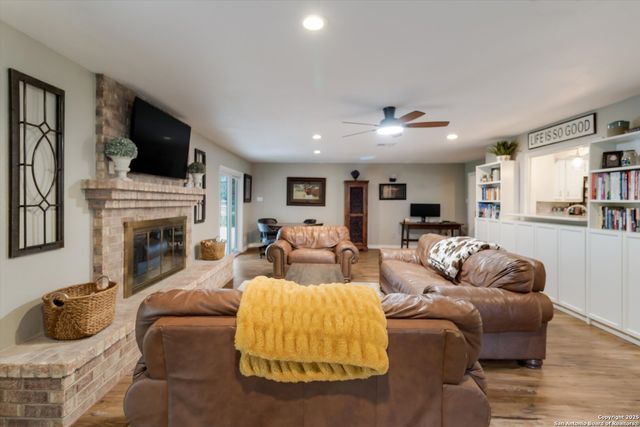 14310 Oak Shadows, San Antonio, TX 78232