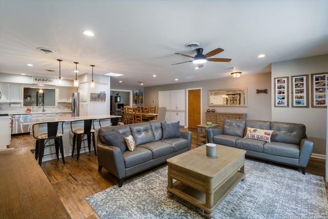 14310 Oak Shadows, San Antonio, TX 78232