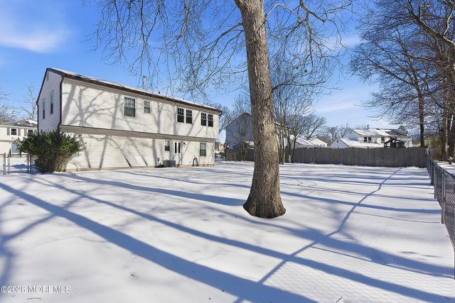 15 Standish Drive, Howell, NJ 07731