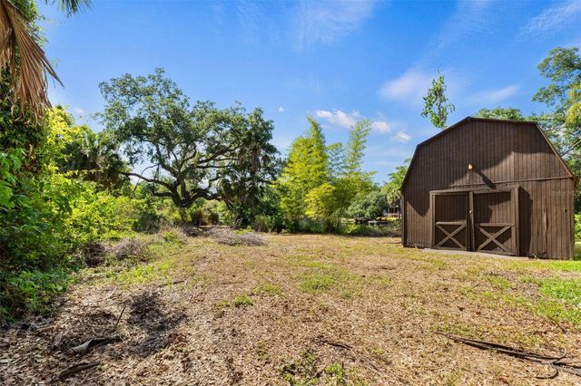 323 W HANLON STREET, Tampa, FL 33604