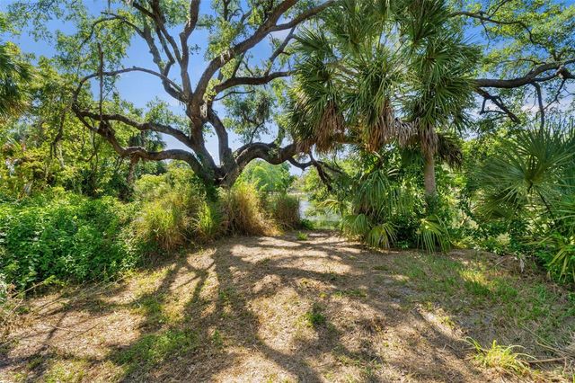 323 W HANLON STREET, Tampa, FL 33604