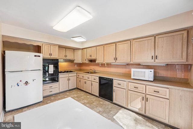 914 WESTDALE PL, Springfield, PA 19064
