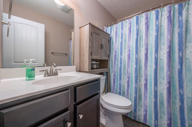 2995 Oak Grove Church Rd, Bethpage, TN 37022
