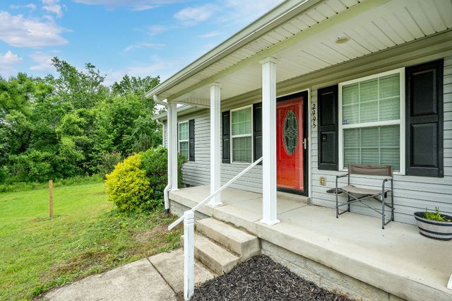 2995 Oak Grove Church Rd, Bethpage, TN 37022