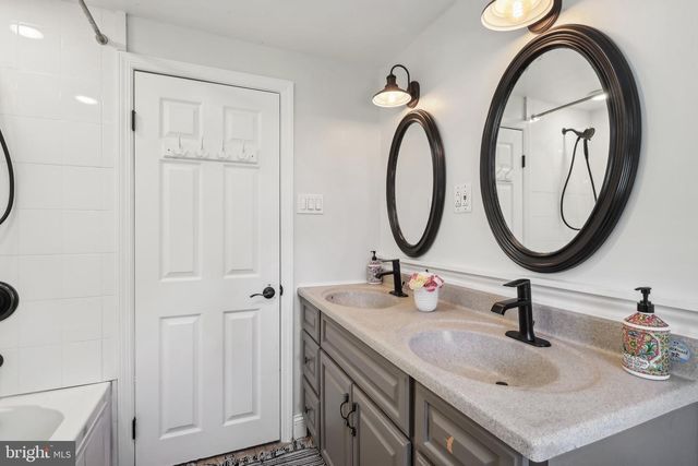 18 ASHLAWN RD, Malvern, PA 19355