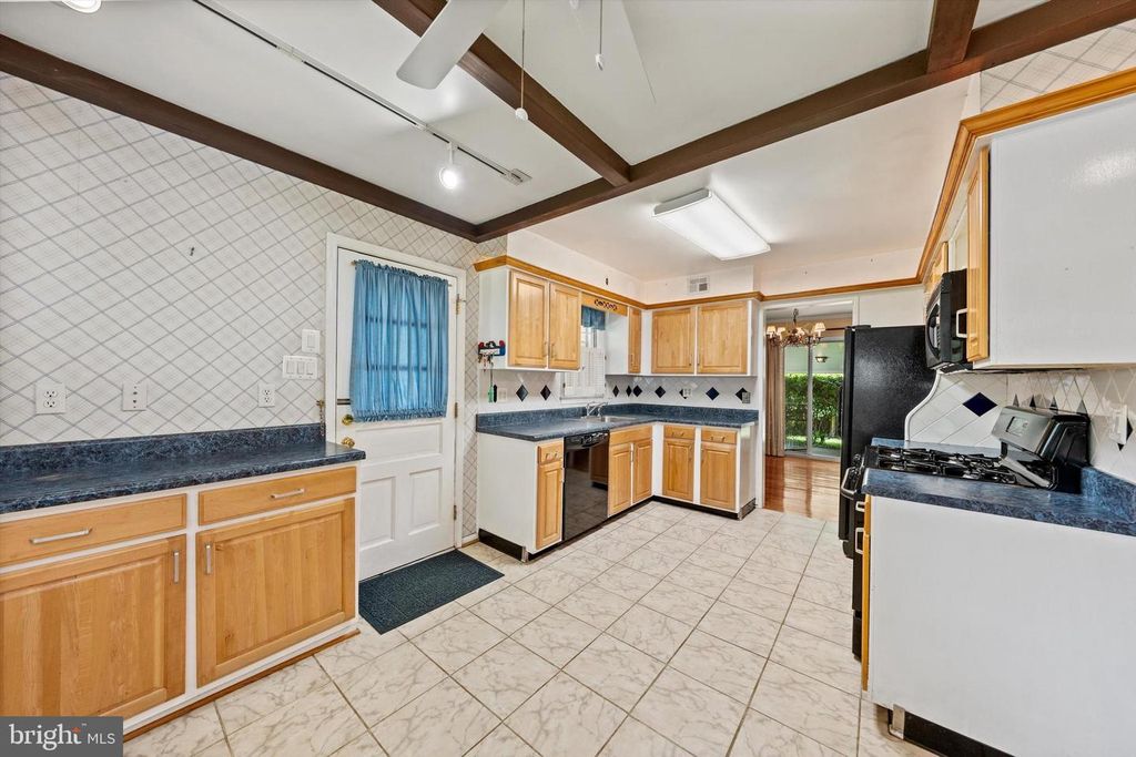 Image 11 of property listing at 1508 COLUMBIA AVE, Rockville, MD 20850